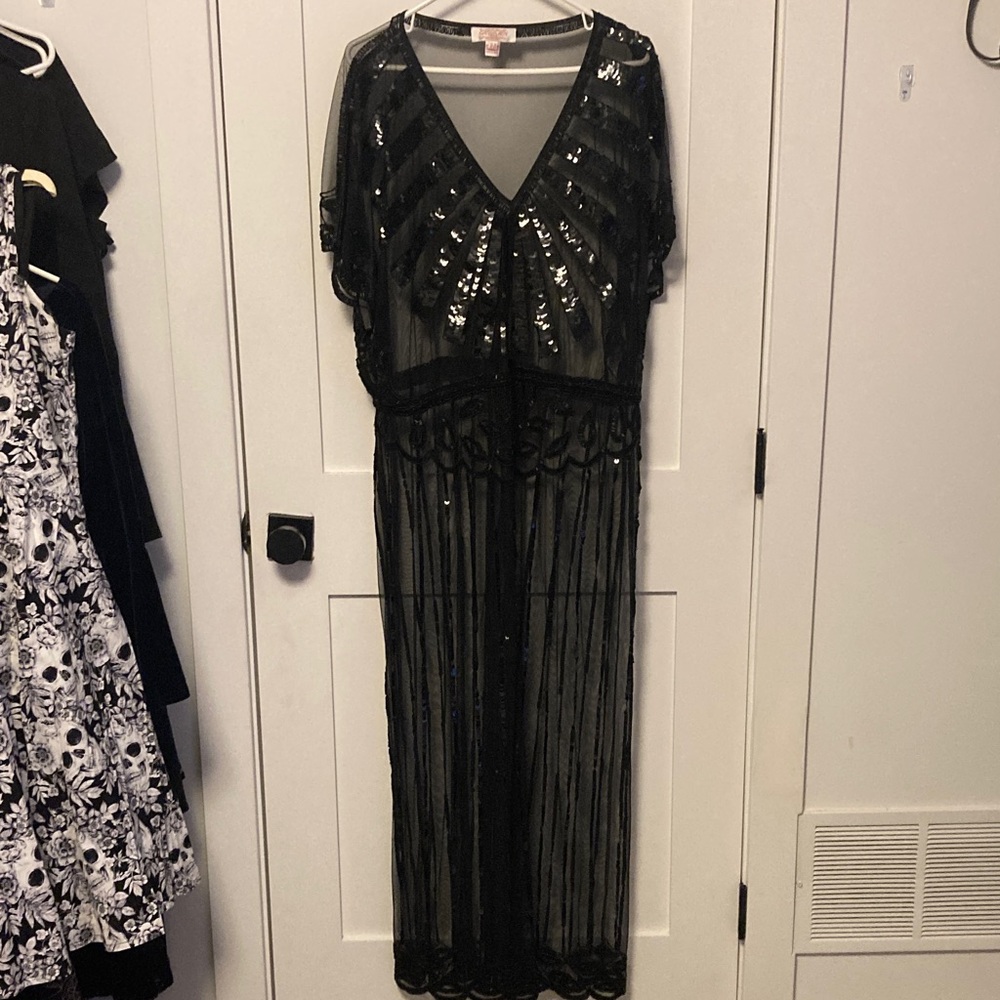 Chic Black Sequin Midi Dress